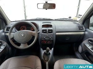 311VO983611I.jpg